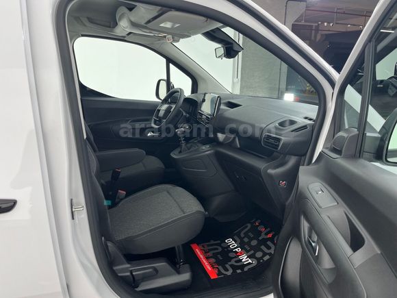 otomobil Opel Combo 1.5 D Essential
