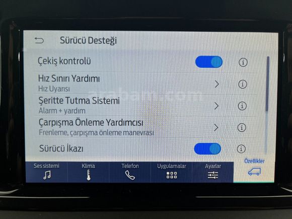 otomobil Ford Tourneo Courier 1.5 EcoBlue Deluxe