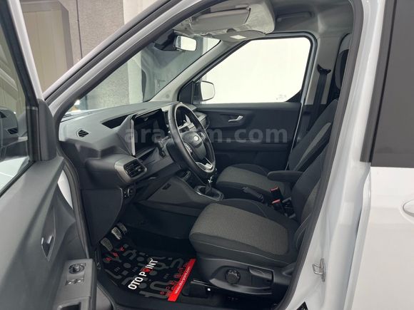 otomobil Ford Tourneo Courier 1.5 EcoBlue Deluxe
