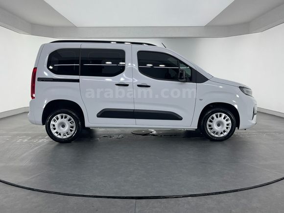 otomobil Opel Combo 1.5 D Essential