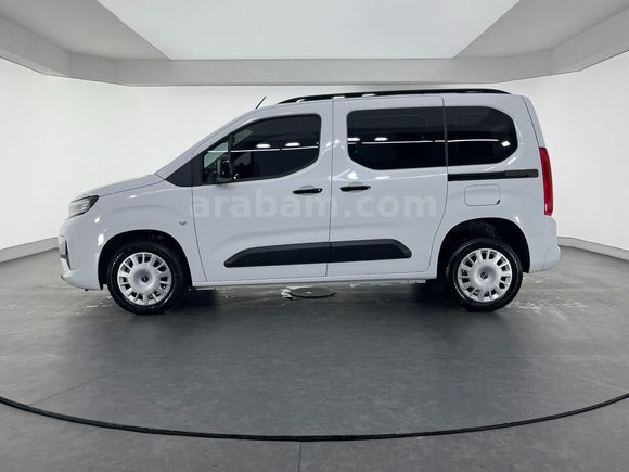 otomobil Opel Combo 1.5 D Essential