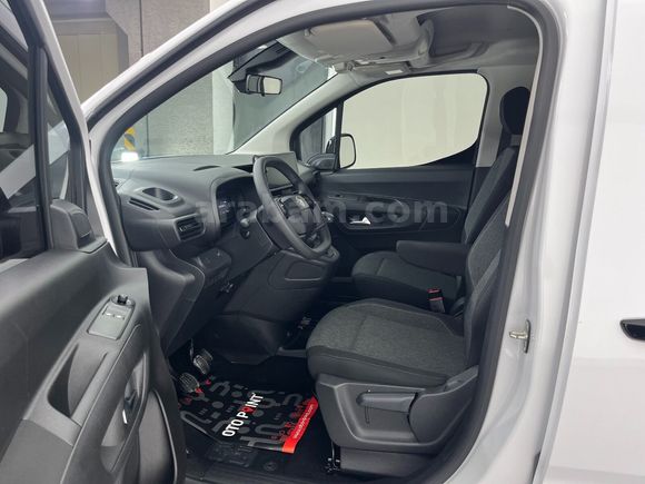 otomobil Opel Combo 1.5 D Essential