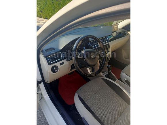 Sahibinden Skoda Rapid 1.4 TDI Style 2016 Model  290.000 km Beyaz