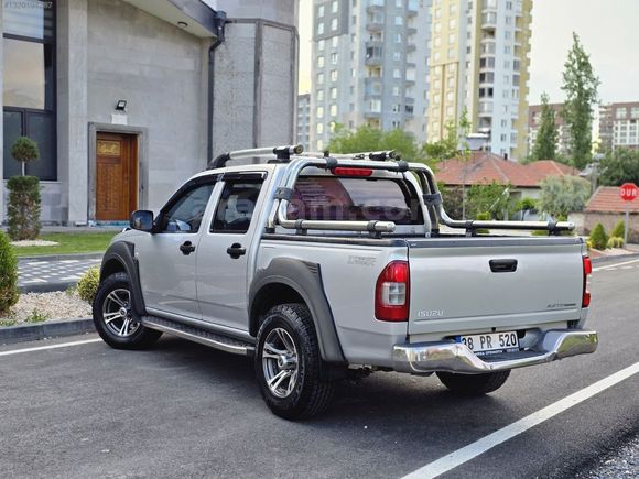 HATASIZ BOYASIZ DEĞİŞENSİZ İSUZU D-MAX 2.5 TD 4X2 AŞIRI TEMİZ