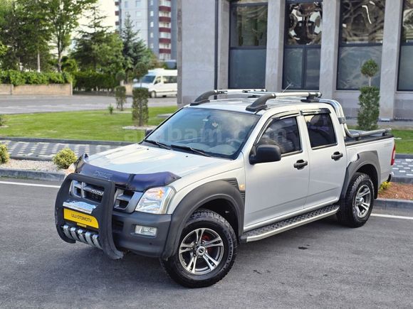 HATASIZ BOYASIZ DEĞİŞENSİZ İSUZU D-MAX 2.5 TD 4X2 AŞIRI TEMİZ
