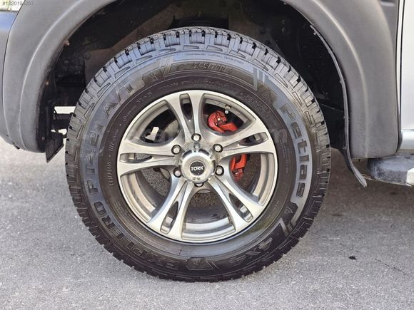HATASIZ BOYASIZ DEĞİŞENSİZ İSUZU D-MAX 2.5 TD 4X2 AŞIRI TEMİZ