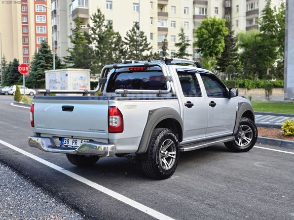HATASIZ BOYASIZ DEĞİŞENSİZ İSUZU D-MAX 2.5 TD 4X2 AŞIRI TEMİZ