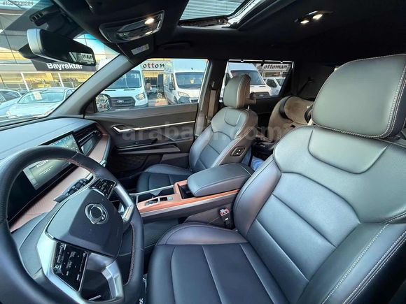 LOCA GARAGE HATASIZ BOYASIZ 19 BİN KM 2025 TORRES EVX