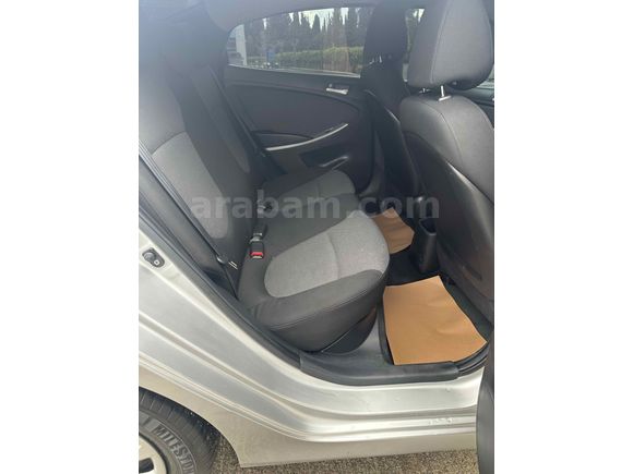 Sahibinden Hyundai Accent Blue 1.6 CRDI Mode 2012 Model 