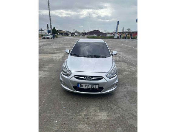 Sahibinden Hyundai Accent Blue 1.6 CRDI Mode 2012 Model 