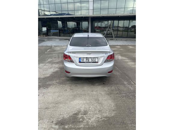 Sahibinden Hyundai Accent Blue 1.6 CRDI Mode 2012 Model 