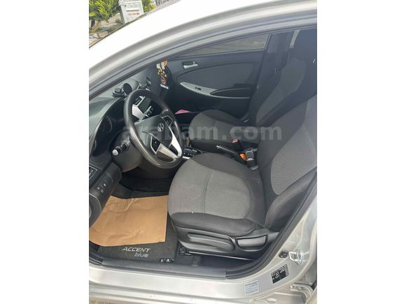 Sahibinden Hyundai Accent Blue 1.6 CRDI Mode 2012 Model 