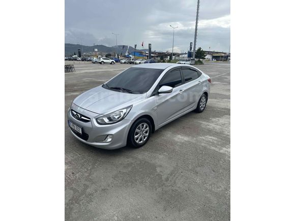 Sahibinden Hyundai Accent Blue 1.6 CRDI Mode 2012 Model 