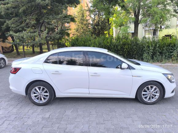 M.Karakoyun Auto'dan Renault Megane 1.5 dCi Touch 2017 Model Şanlıurfa