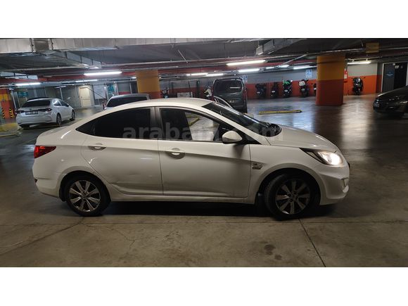 Sahibinden Hyundai Accent Blue 1.6 CRDI Mode Plus 2012 Model 