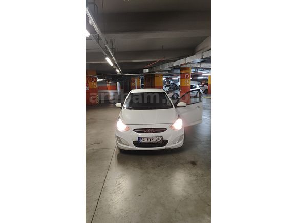 Sahibinden Hyundai Accent Blue 1.6 CRDI Mode Plus 2012 Model 