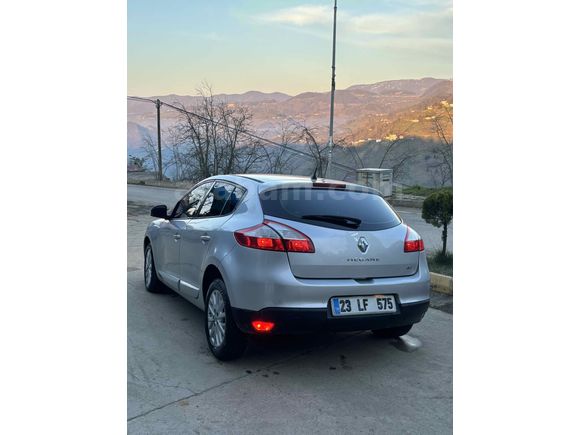 Sahibinden Renault Megane 1.5 dCi Privilege 2012 Model 