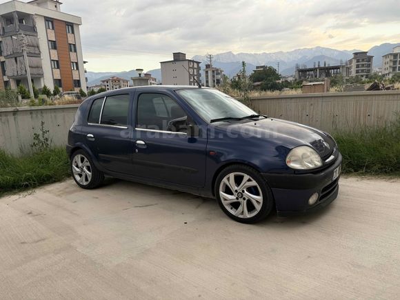 Sahibinden Renault Clio 1.4 RTA 2001 Model  256.000 km Mavi