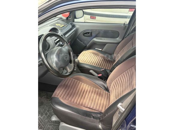 Sahibinden Renault Clio 1.4 RTA 2001 Model  256.000 km Mavi