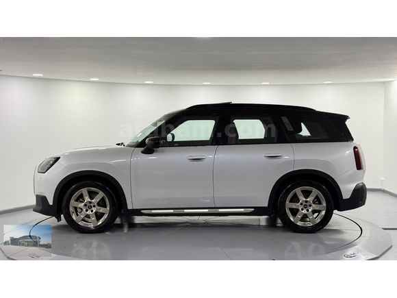 2025 Countryman-E Favoured / 30.307 KM