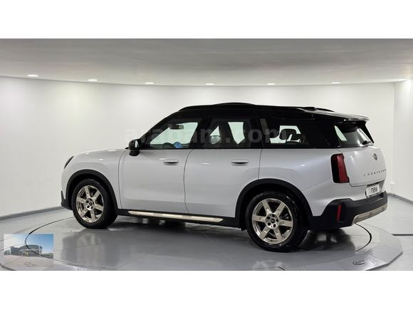 2025 Countryman-E Favoured / 30.307 KM