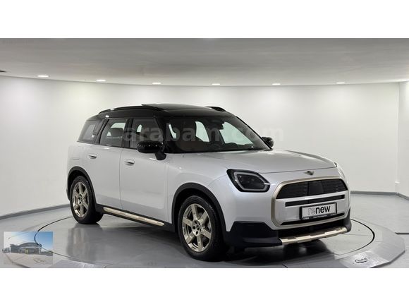 2025 Countryman-E Favoured / 30.307 KM