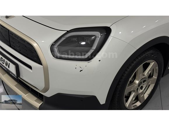 2025 Countryman-E Favoured / 30.307 KM