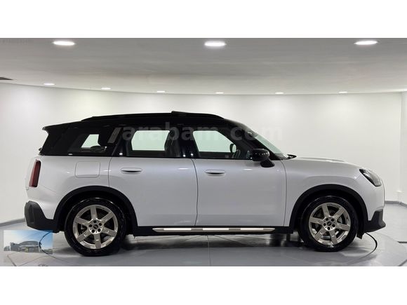 2025 Countryman-E Favoured / 30.307 KM