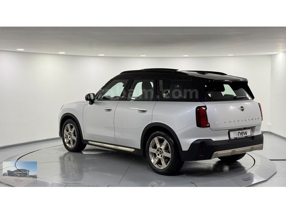 2025 Countryman-E Favoured / 30.307 KM