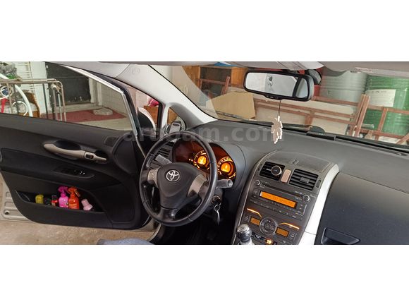 Sahibinden Toyota Auris 1.4 D-4D Elegant 2008 Model