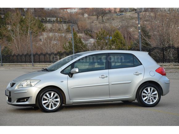 Sahibinden Toyota Auris 1.4 D-4D Elegant 2008 Model