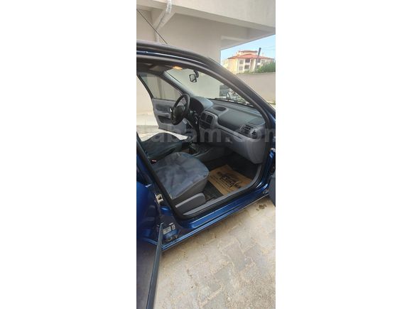 Sahibinden Renault Clio 1.4 2001 Model
