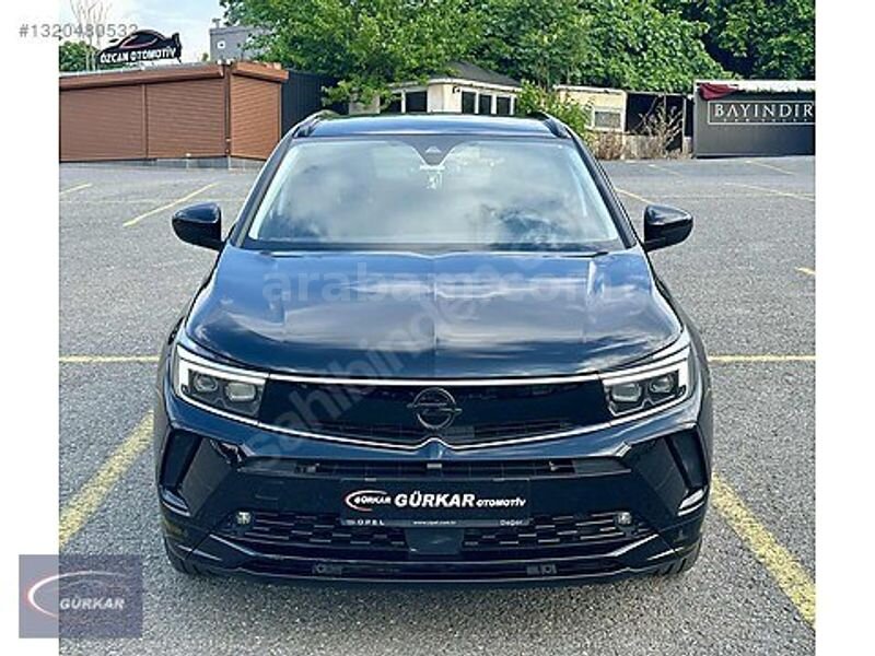 Galeriden Opel Grandland 1.2 T GS 2024 Model İstanbul 24.325 km Siyah