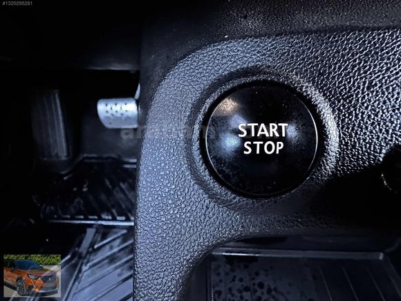RENAULT CAPTUR 1.5 İCON CAM TAVANLI OTOMATİK