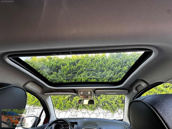 RENAULT CAPTUR 1.5 İCON CAM TAVANLI OTOMATİK