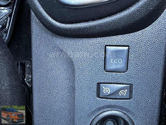 RENAULT CAPTUR 1.5 İCON CAM TAVANLI OTOMATİK