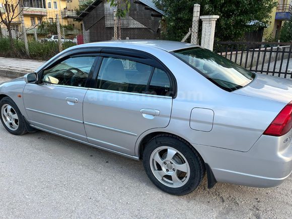 MEMURDAN SATILIK TEMİZ VE BAKIMLI HONDA 