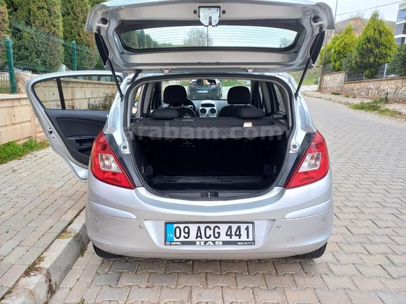 TAM OTOMATİK CORSA