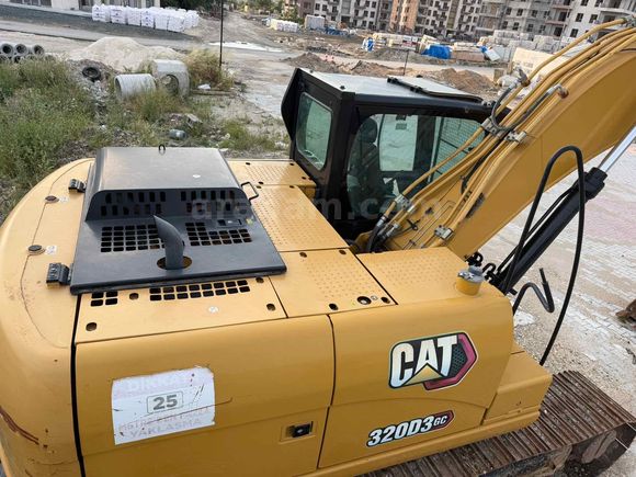 Galeriden Caterpillar 2023 model 320d3gc 3.300 saate  