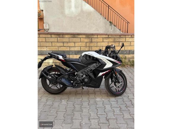 2024 BAJAJ PULSAR RS200/İLK EL/SERVİS BAKIMLI