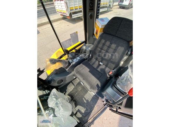 AYSAR'DAN 2025 NEW HOLLAND E35D SATILIK MİNİ EKSKAVATÖR