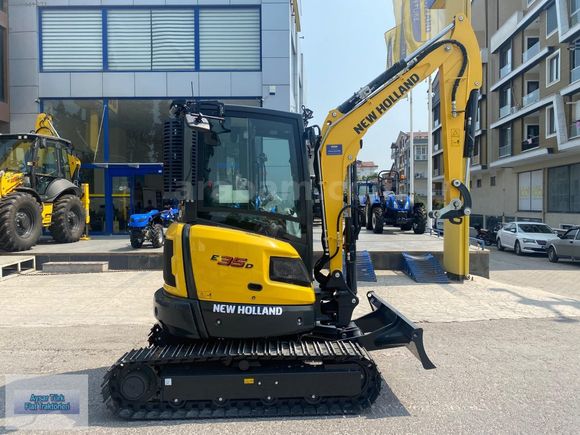 AYSAR'DAN 2025 NEW HOLLAND E35D SATILIK MİNİ EKSKAVATÖR