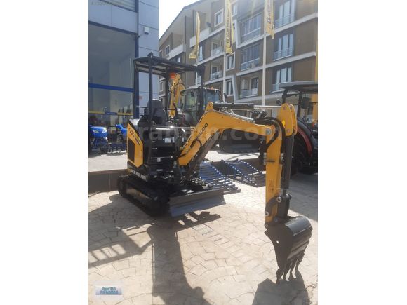 AYSAR'DAN 2025 NEW HOLLAND E17D SATILIK MİNİ EKSKAVATÖR