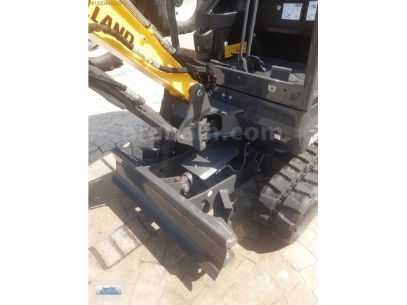 AYSAR'DAN 2025 NEW HOLLAND E17D SATILIK MİNİ EKSKAVATÖR