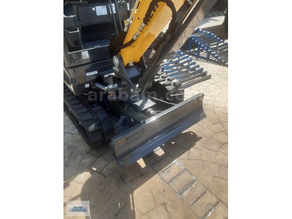 AYSAR'DAN 2025 NEW HOLLAND E17D SATILIK MİNİ EKSKAVATÖR
