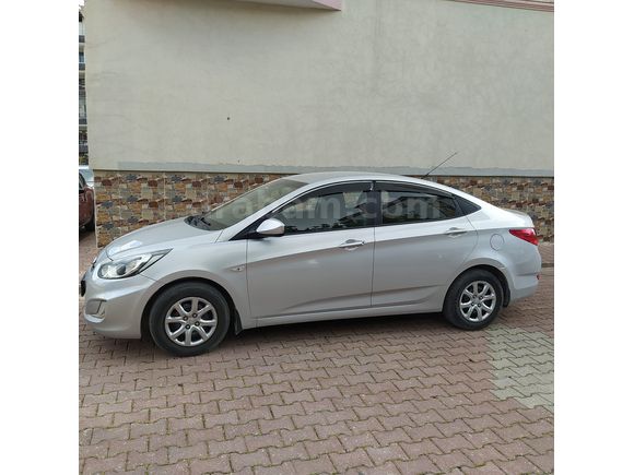 ACİL SATILIK KMSİ ORİJİNAL HYUNDAİ ACCENT BLUE 2013 MANUEL