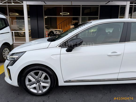 2025 CLIO 1.0 EVOLUTION GSR2 BOYASIZ K.KARTA TAKSİT / 0.99 KREDİ