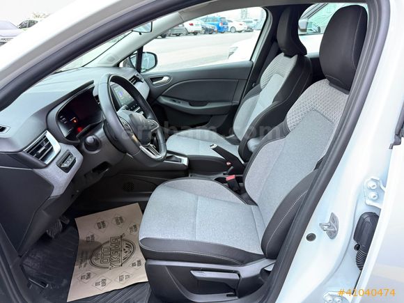 2025 CLIO 1.0 EVOLUTION GSR2 BOYASIZ K.KARTA TAKSİT / 0.99 KREDİ