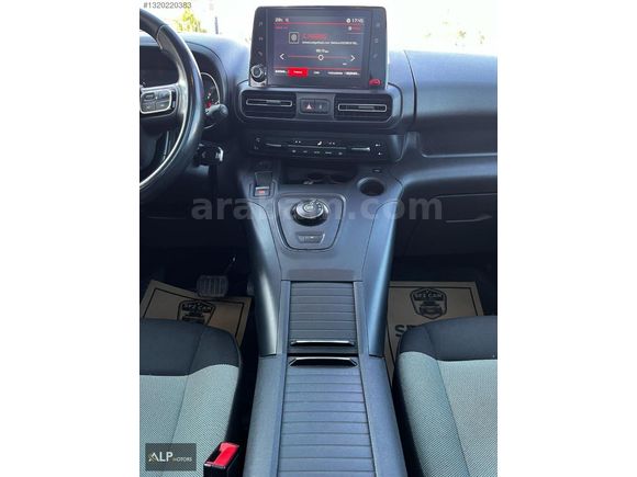 2020 OTOMATİK ..CAM TAVANLİ..ORJİNAL BERLİNGO