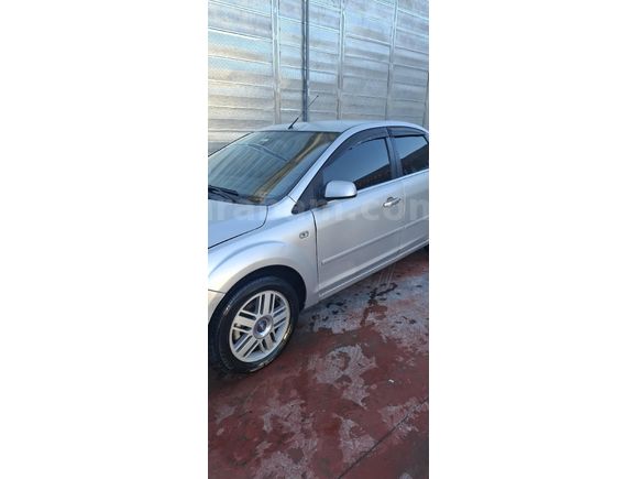 Sahibinden Ford Focus 1.6 TDCi Ghia 2006 Model